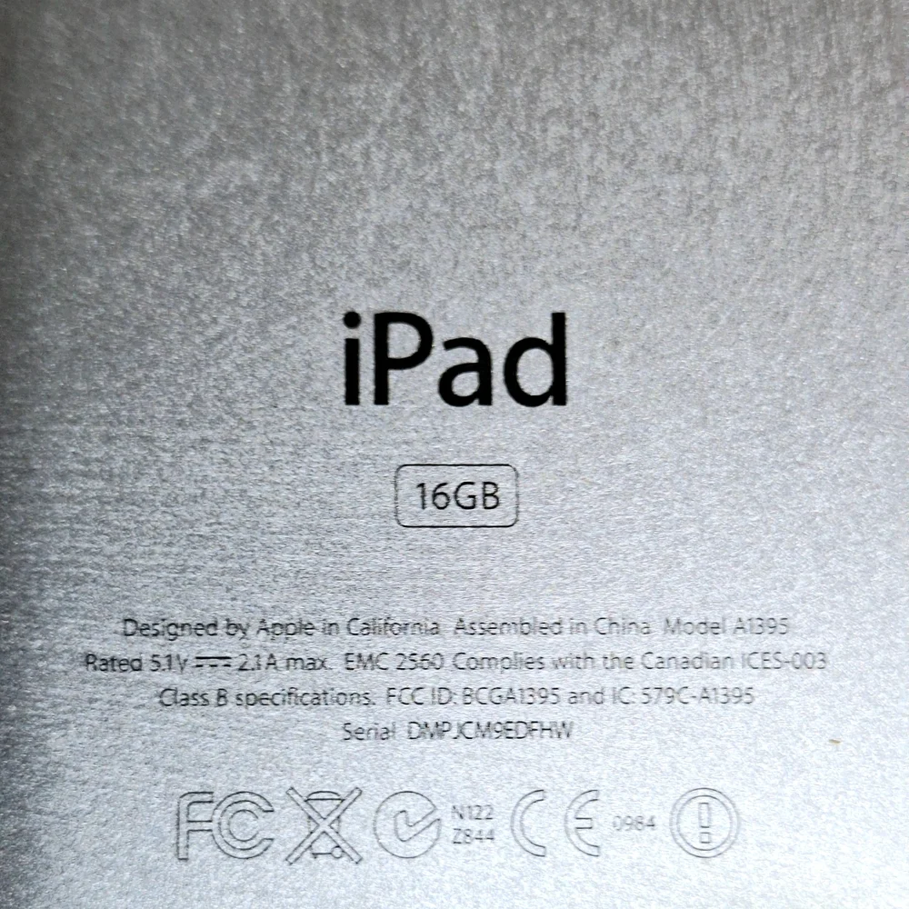 Apple iPad 16GB Silver